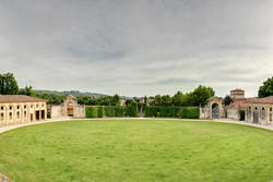 venetian villas in verona, toTo the exit in the park of the Venetian villa