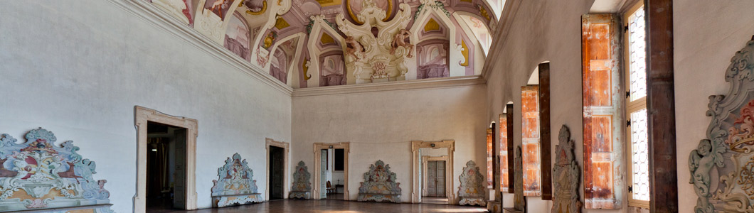 Virtual Tour of the Hall in the eighteenth-century venetian Villa in Illasi
